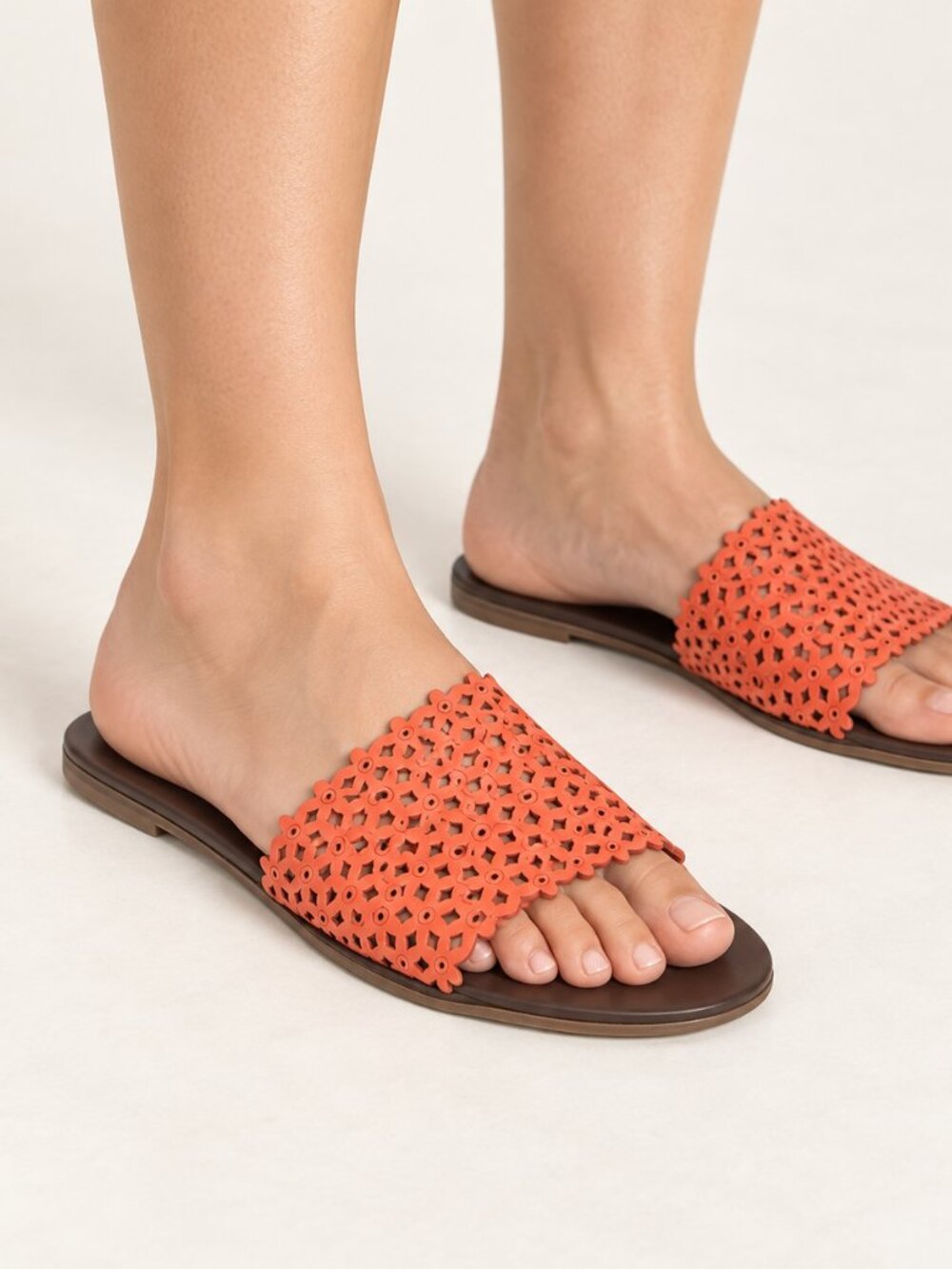 XOXO Women's Rachad Flat Sandals Size 8.5 New in Box Orange